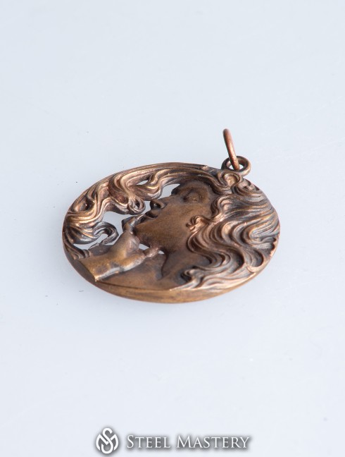 Virgo pendant . Zodiac sign Categorías antiguas