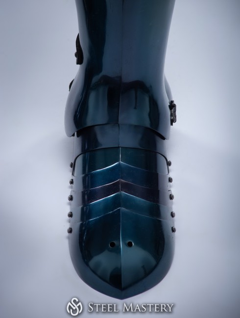 BLUED PLATE LEGS 14TH-15TH  Plate armor
