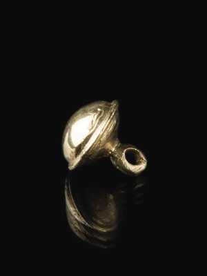 Button, Europe, 14c.