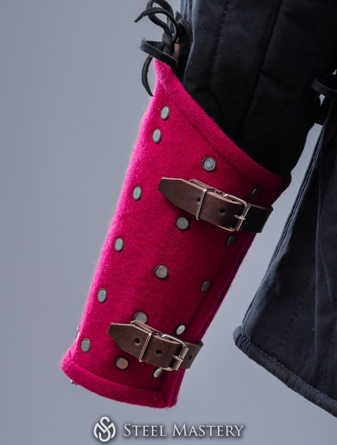 PINK WOOLEN MEDIEVAL BRACERS S SIZE IN STOCK  Listo para enviar