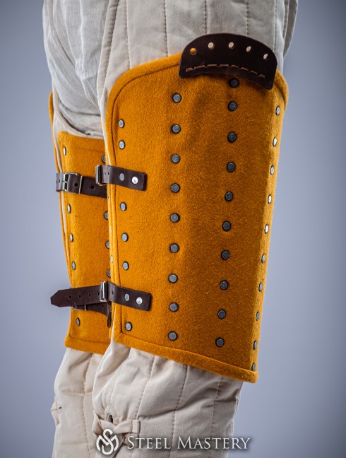 YELLOW WOOLEN THIGH PROTECTION M SIZE IN STOCK  Versandfertig