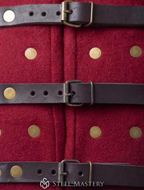 Chalkins brigandine in stock, wine red wool  Categorías antiguas