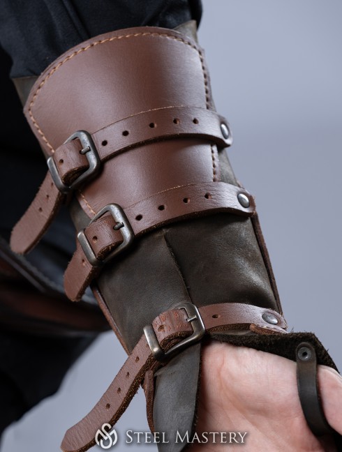 The Witcher: Cat School Leather Bracers Old categories