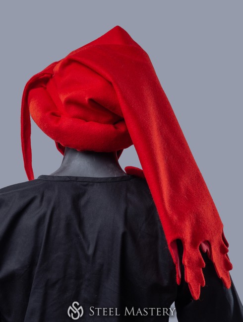 Red woolen chaperon XV century in stock