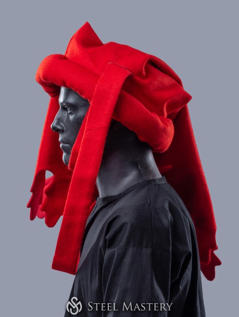 Red woolen chaperon XV century in stock