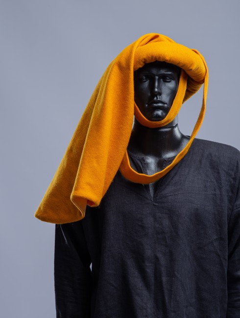 Yellow woolen chaperon XV century in stock