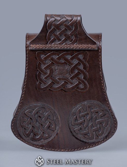 Bolsa de cinturón de cuero celta grabada Bolsos