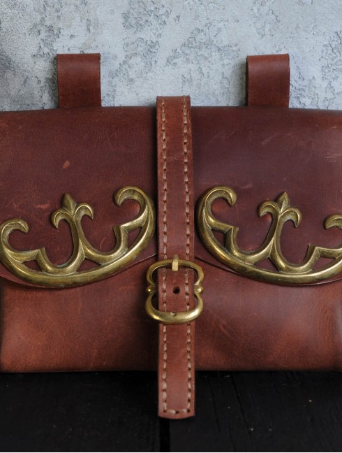 Leather bag with cast mounts Sacs