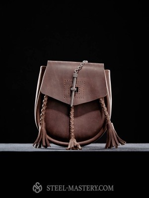 Leather bag with metal nail clasp