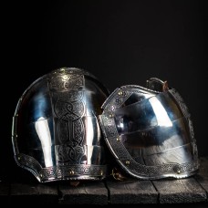 Etched masterpiece - spaulders by Steel Mastery!