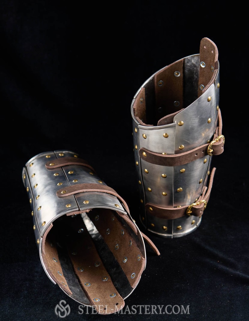 Anatomical splinted bracers photo made by Steel-mastery.com