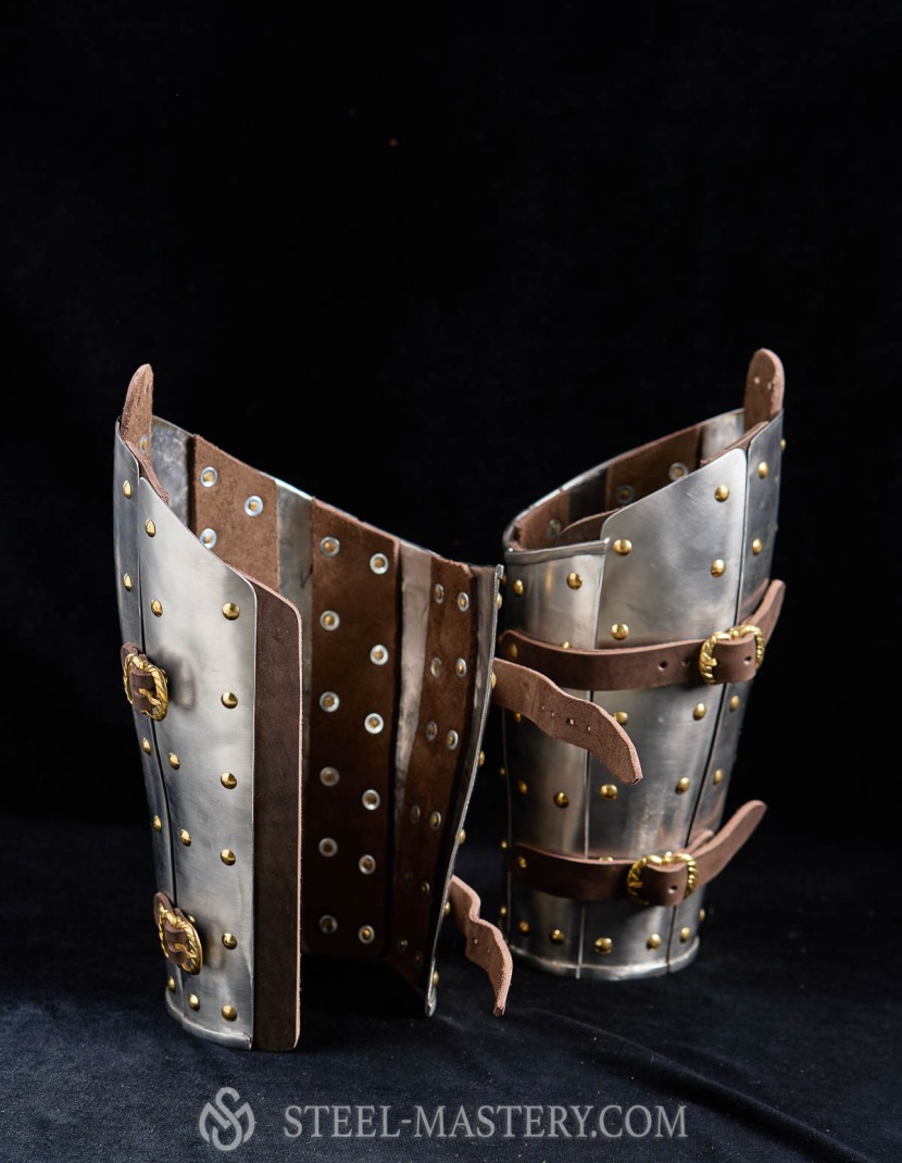 Anatomical splinted bracers photo made by Steel-mastery.com