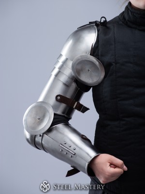 KNIGHT PLATE ARMS AND SHOULDERS OF XIV CENTURY