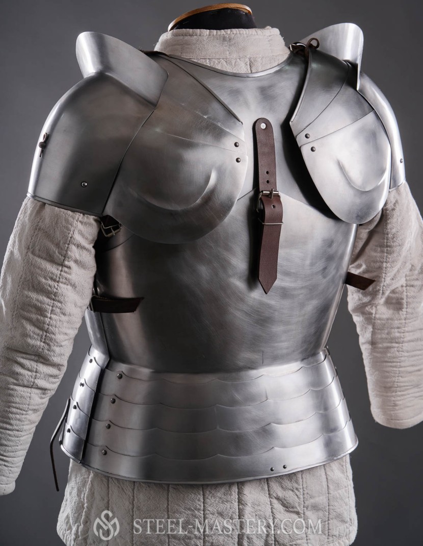 English gothic cuirass - 1483 year photo made by Steel-mastery.com