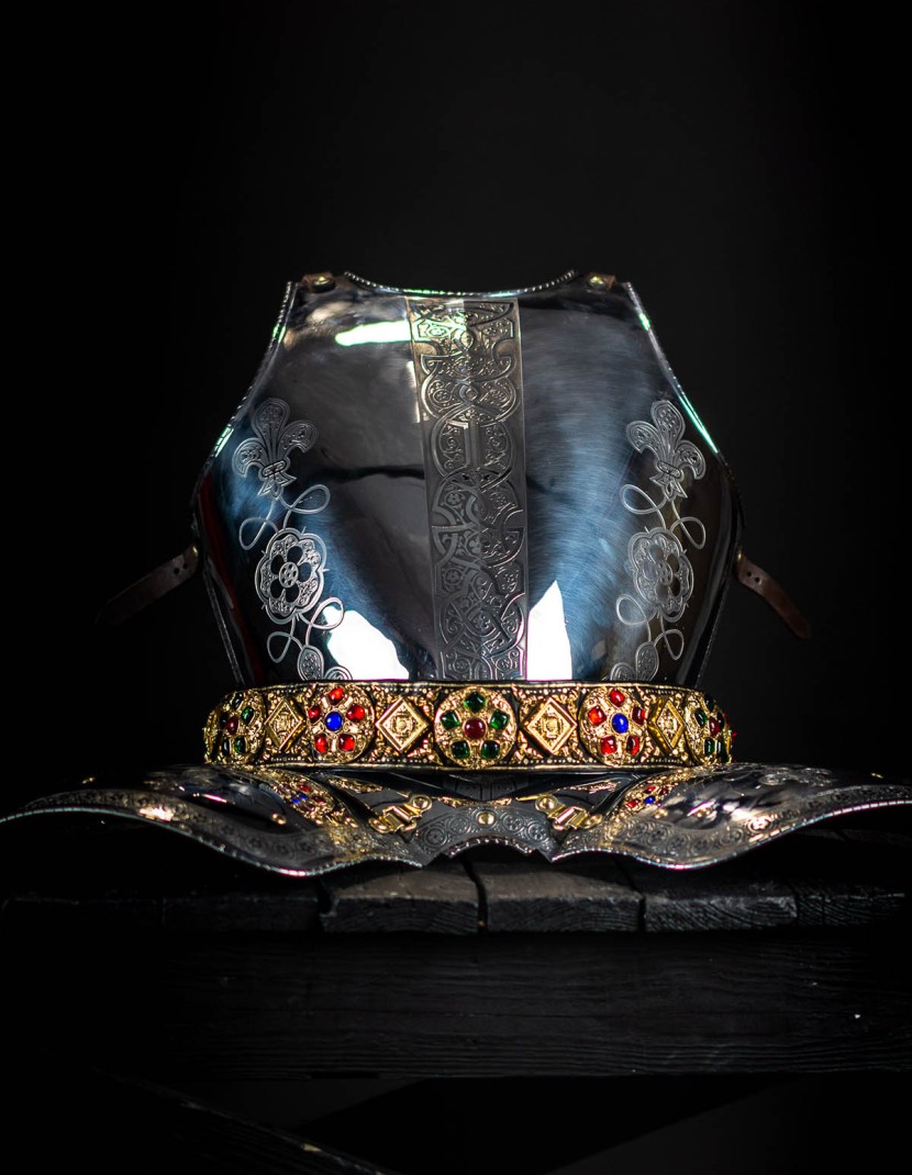 Cuirass, part of full plate armor (garniture) of George Clifford, end of the XVI century photo made by Steel-mastery.com