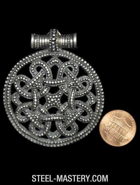 Viking borre style pendant