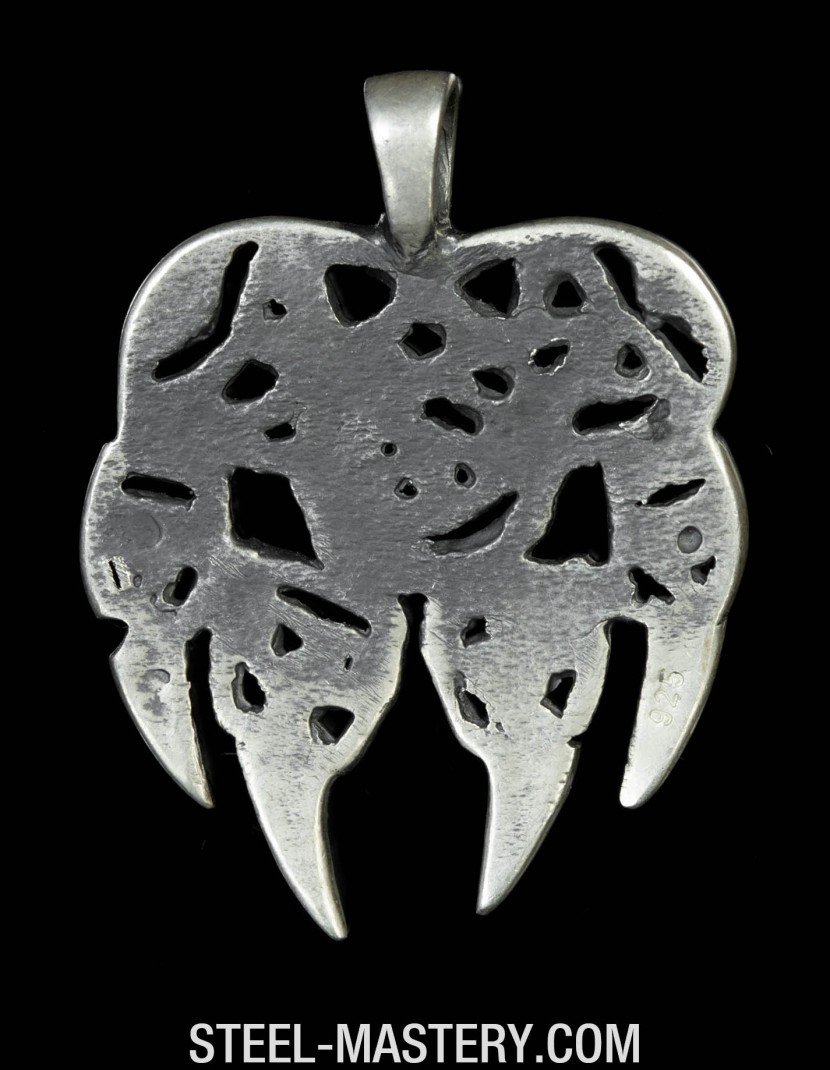 Bear paw pendant photo made by Steel-mastery.com