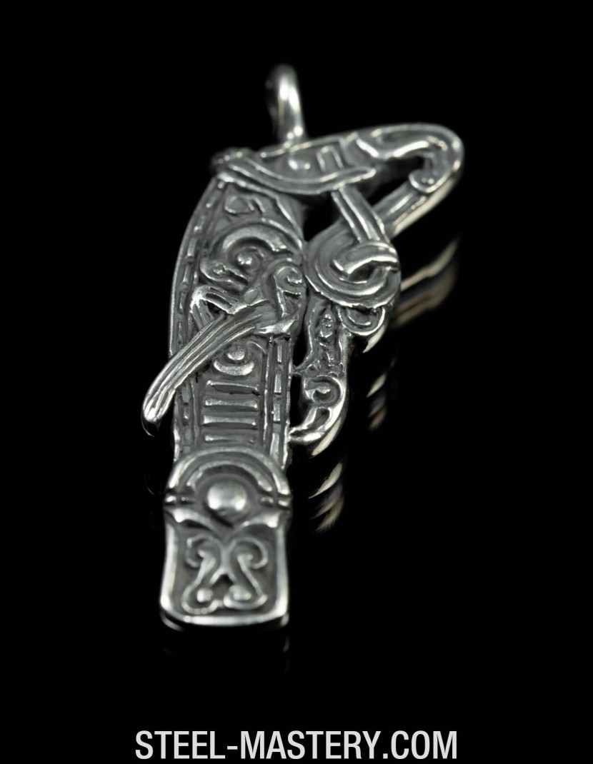 Viking raven pendant photo made by Steel-mastery.com