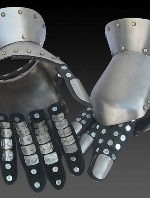 Milan Gloves 1370-1450