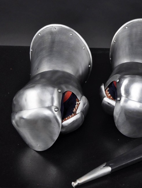 Milanese Style Gauntlets