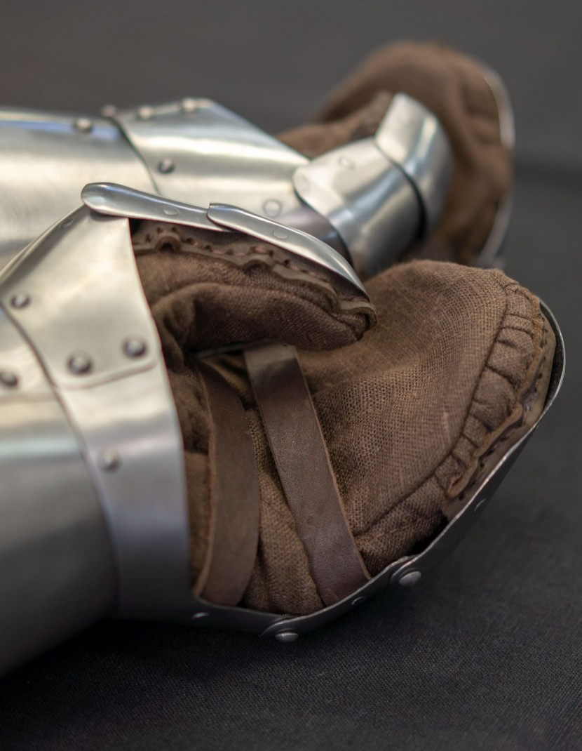 Milanese Style Gauntlets photo made by Steel-mastery.com