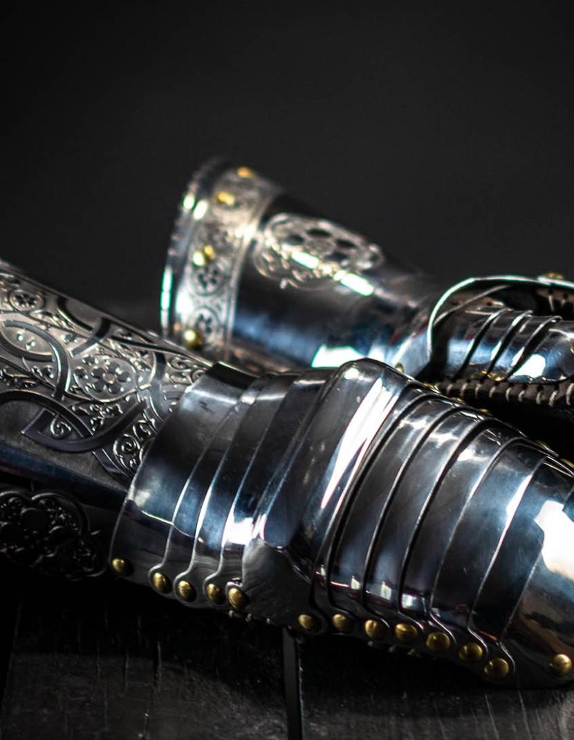 Gauntlets, part of full plate armor (garniture) of George Clifford, end of the XVI century photo made by Steel-mastery.com