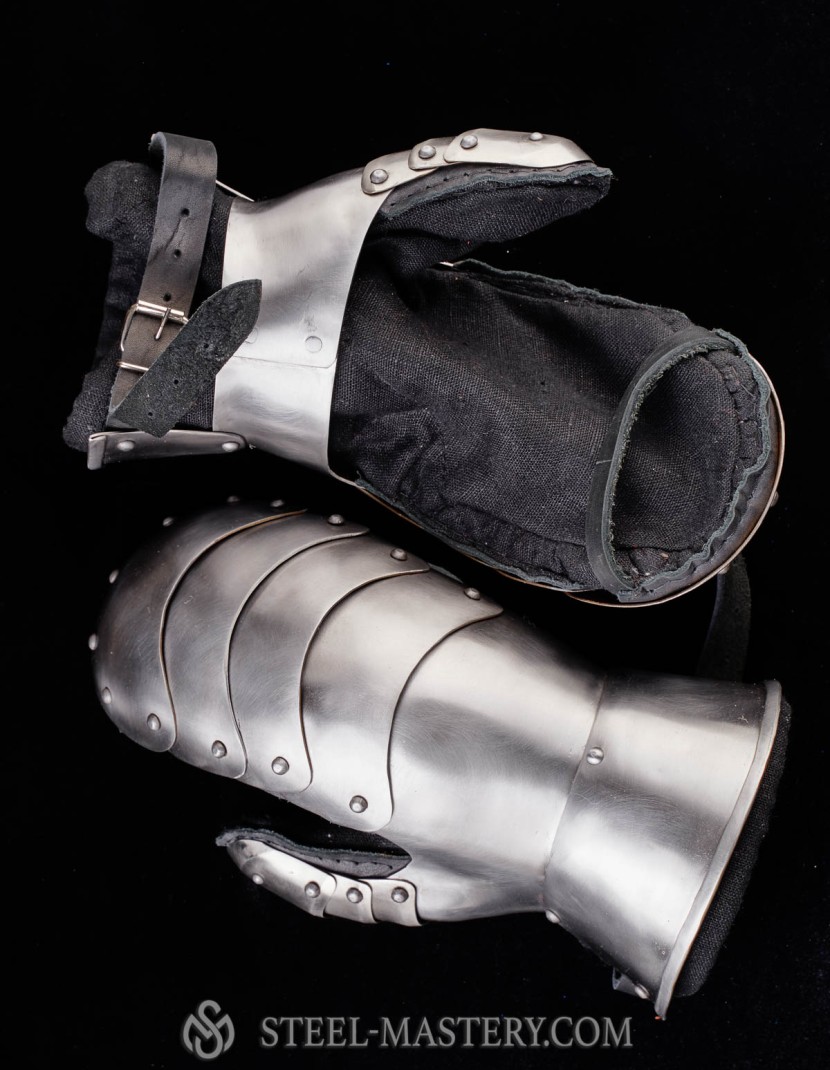 Plate gloves for modern sword fencing photo made by Steel-mastery.com