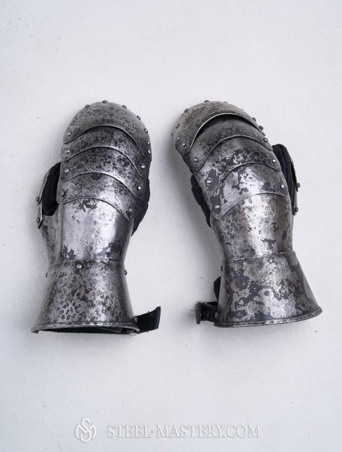 Plate gloves for modern sword fencing