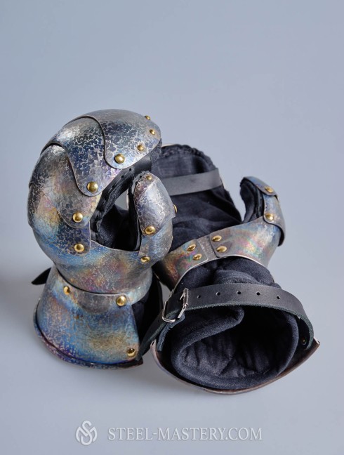 Plate gloves for modern sword fencing