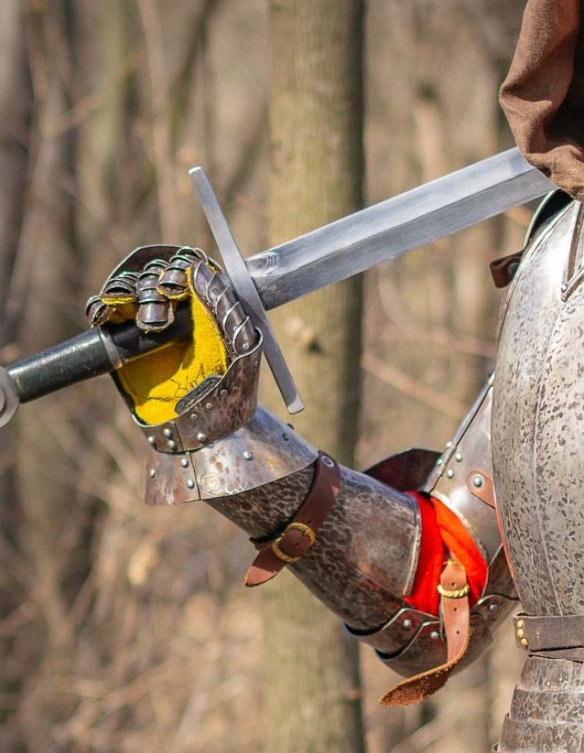 KNIGHT’S BLACKENED PLATE GLOVES, XIV-XV CENTURY photo made by Steel-mastery.com