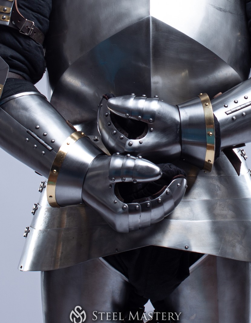 BATTLE PLATE GAUNTLETS photo made by Steel-mastery.com