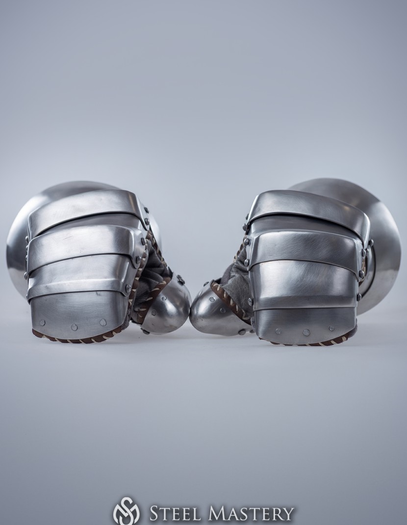 Buhurt hardened gauntlets  photo made by Steel-mastery.com