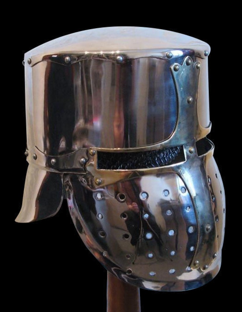 Later faceguard Great Helm photo made by Steel-mastery.com