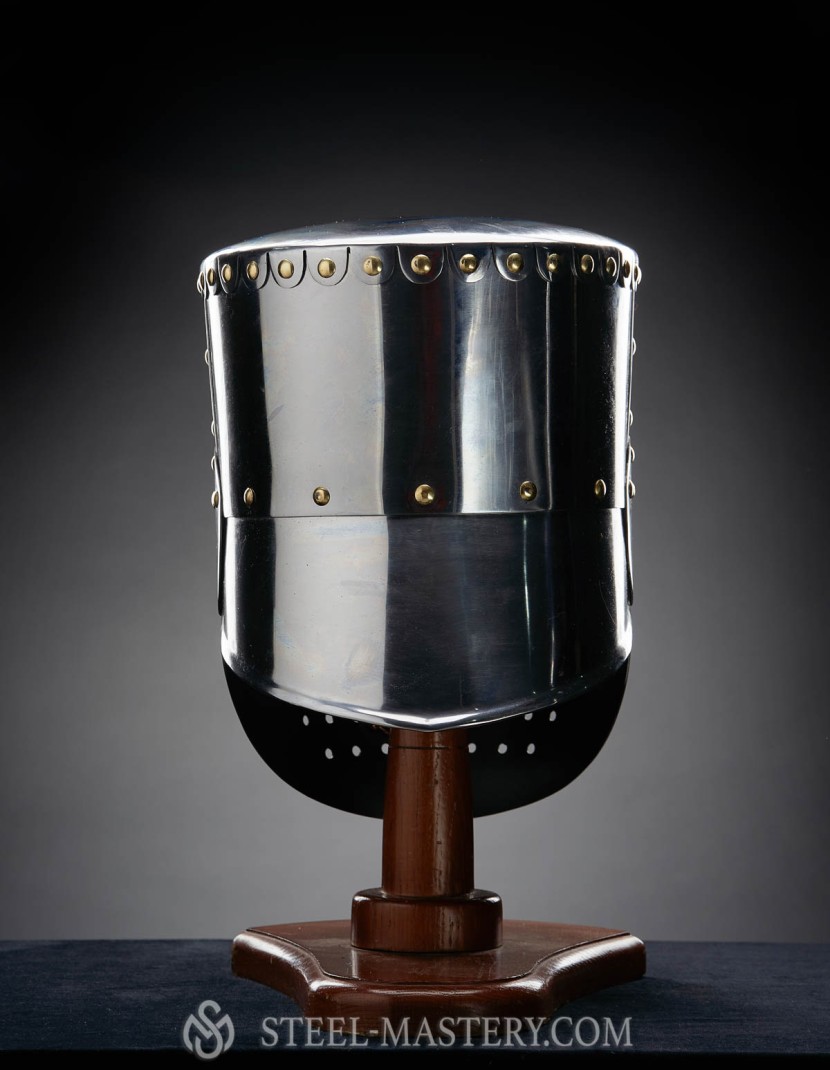 Great Helm first half of the 13th century photo made by Steel-mastery.com