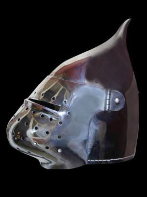 The Italian top pointed bascinet 15ct
