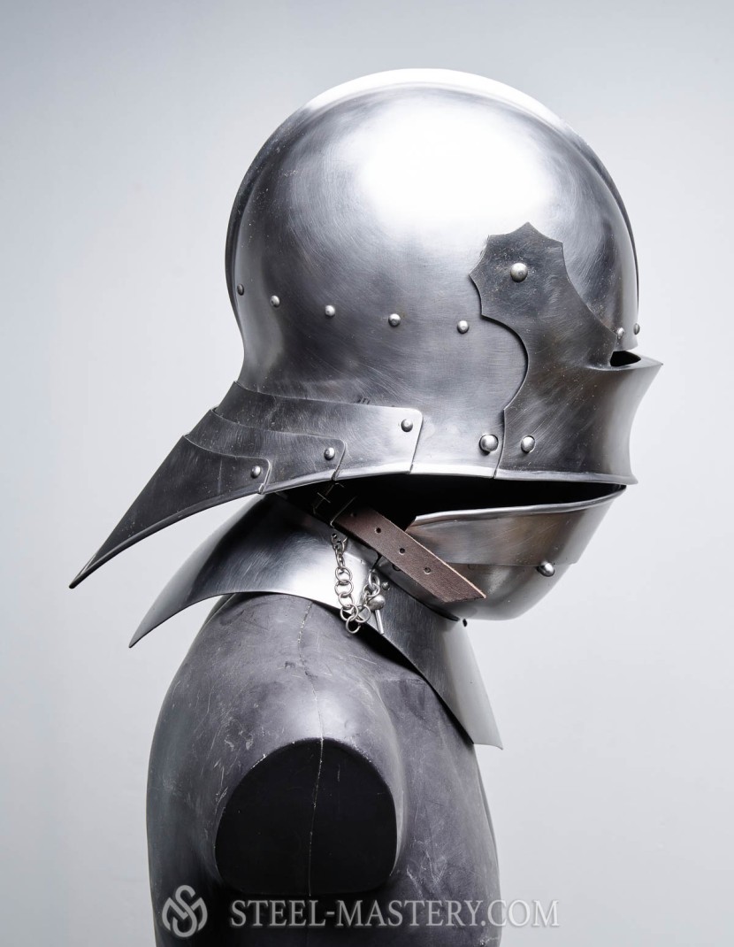 Visored french sallet with bevor - 15th century photo made by Steel-mastery.com
