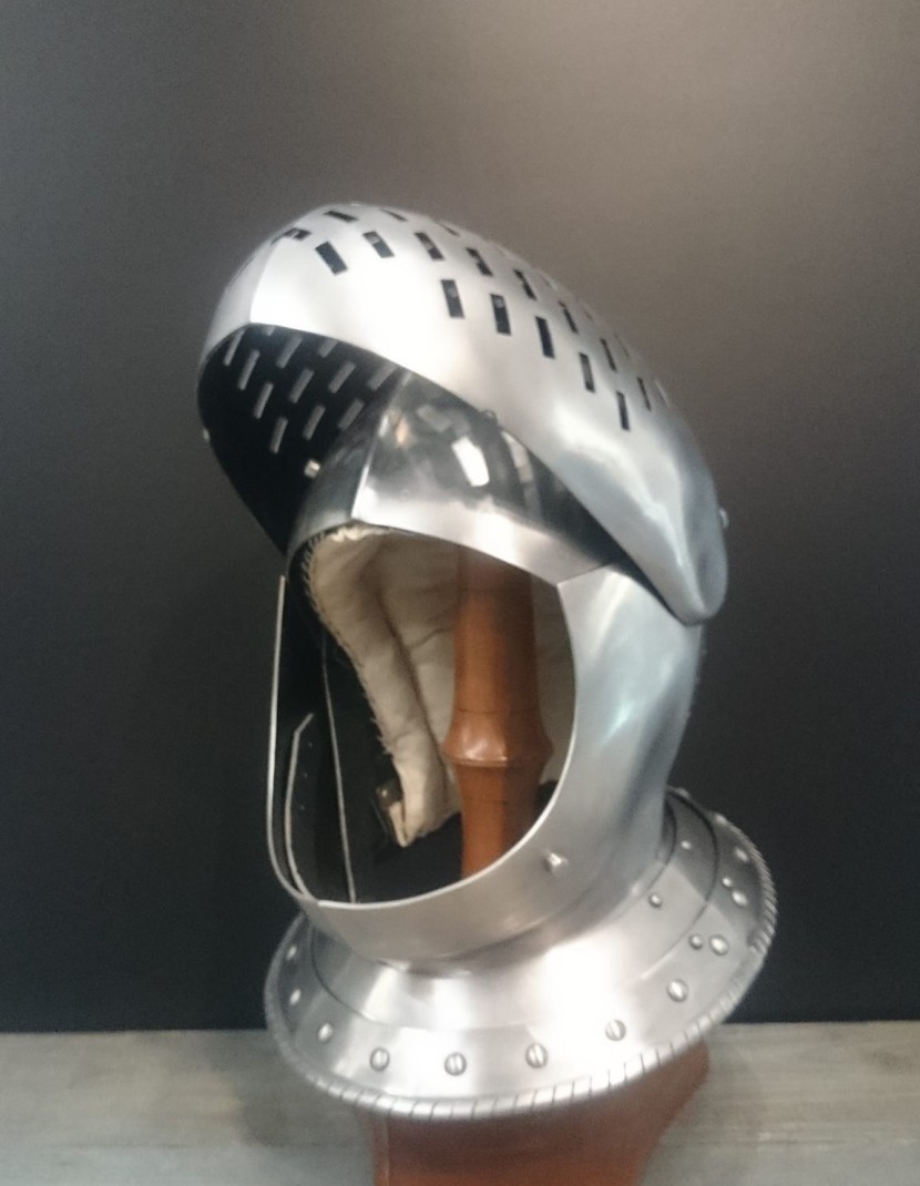 Medieval closed helmet (armet) - 16th century photo made by Steel-mastery.com