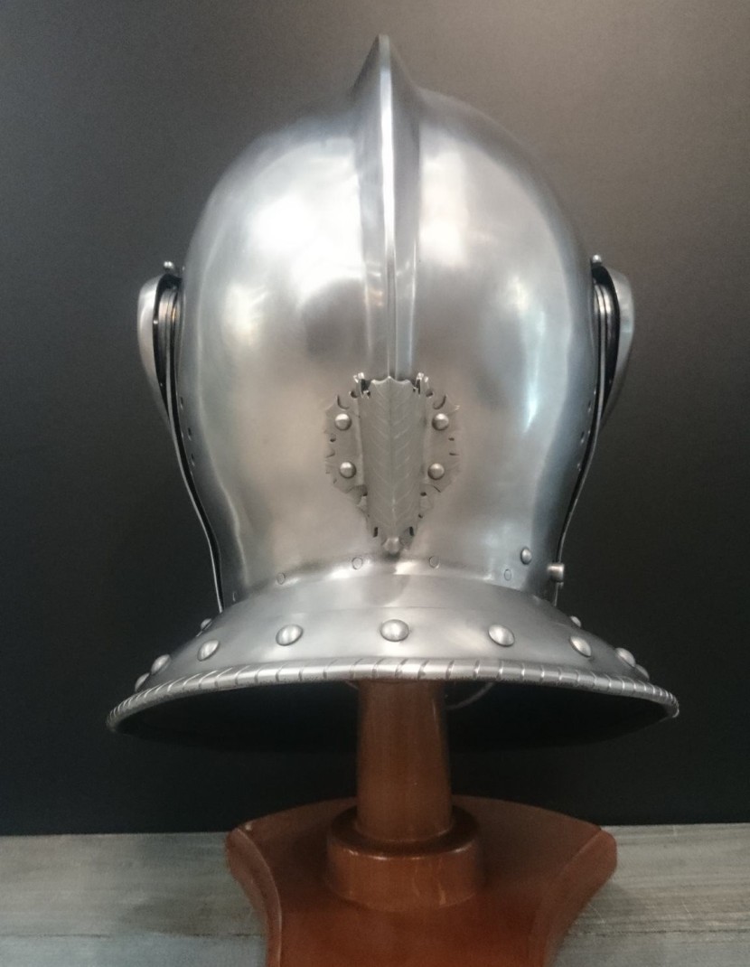 Medieval closed helmet (armet) - 16th century photo made by Steel-mastery.com