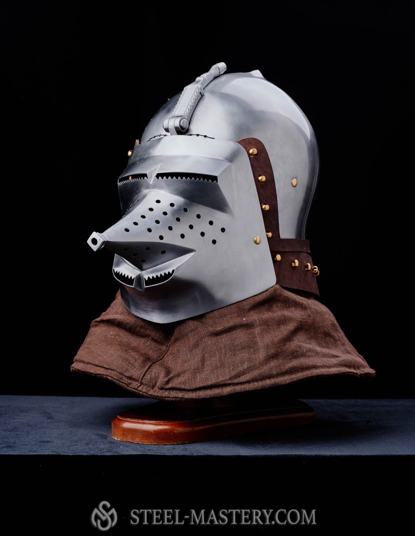 Bascinet hounskull, early XV century photo made by Steel-mastery.com