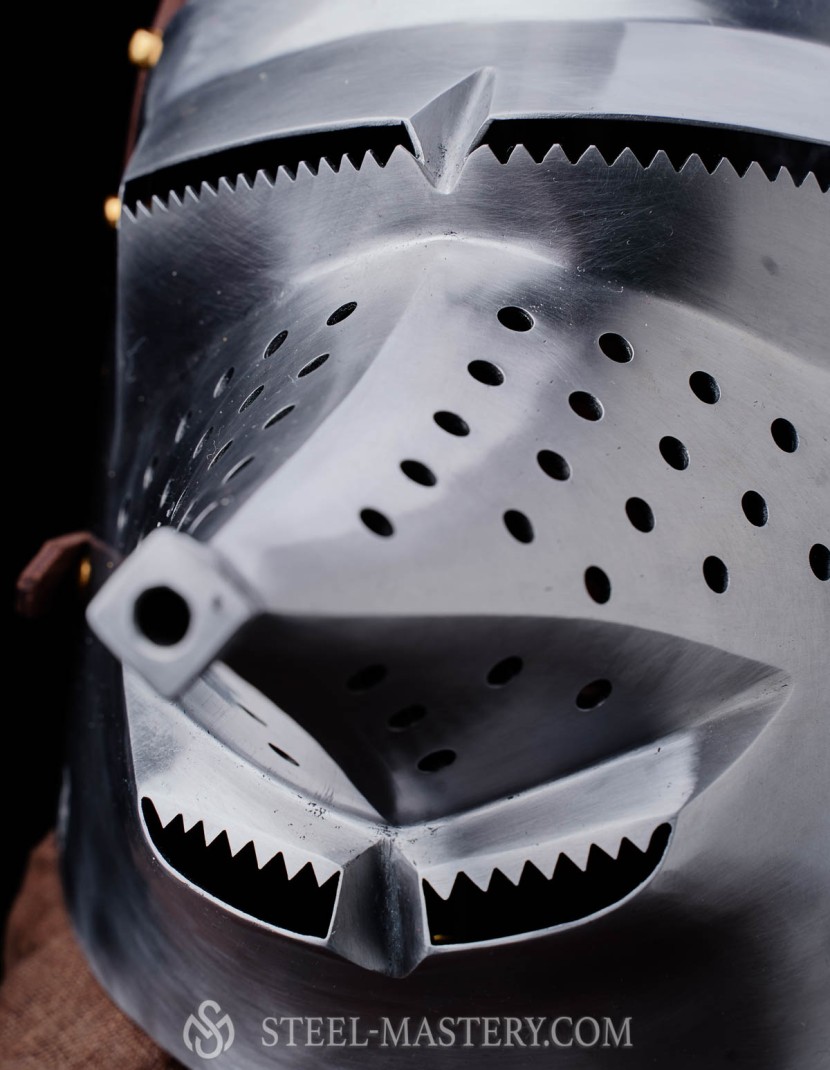 Bascinet hounskull, early XV century photo made by Steel-mastery.com