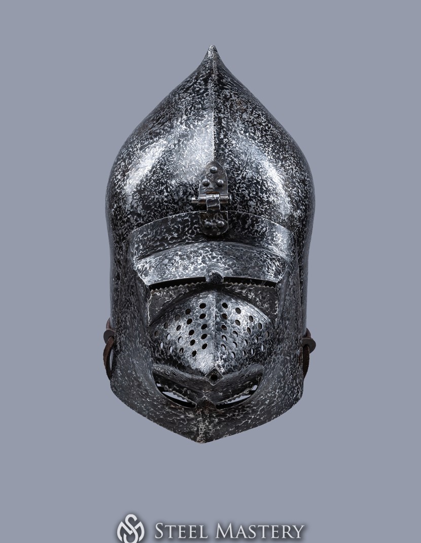 Bascinet hounskull, early XV century photo made by Steel-mastery.com