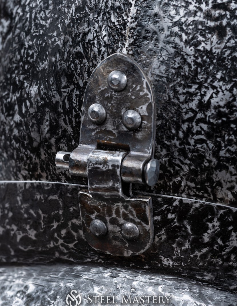 Bascinet hounskull, early XV century photo made by Steel-mastery.com