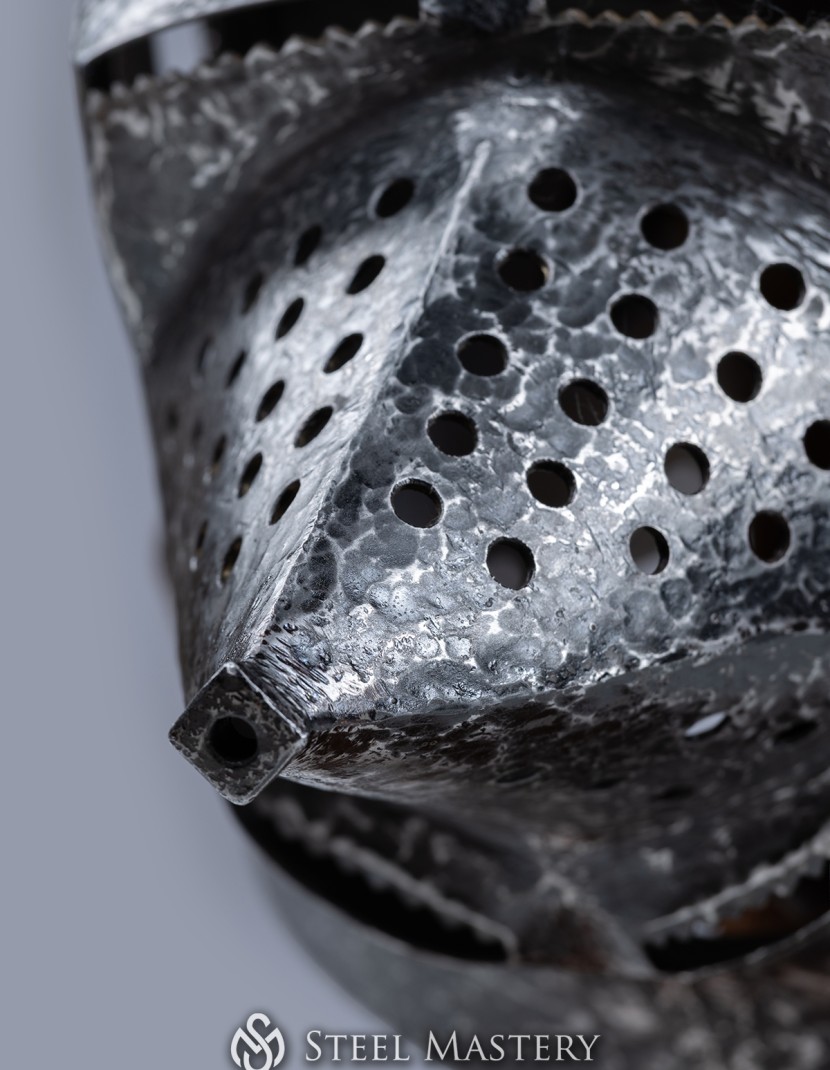 Bascinet hounskull, early XV century photo made by Steel-mastery.com