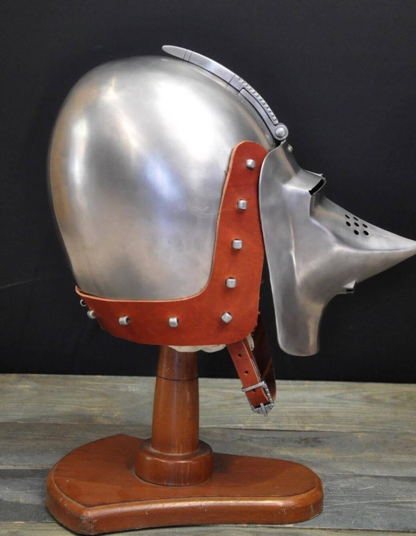 Bascinet of 1380-1410 years, from Higgins Armoury Museum photo made by Steel-mastery.com