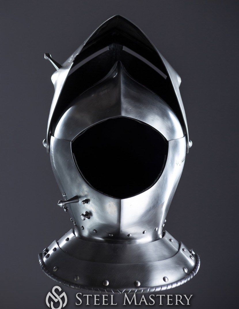 Armet, part of full plate armor (garniture) of George Clifford, end of the XVI century photo made by Steel-mastery.com