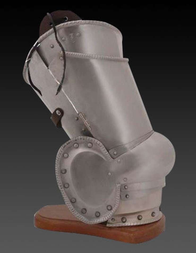 Plate legs of the 16th century  photo made by Steel-mastery.com