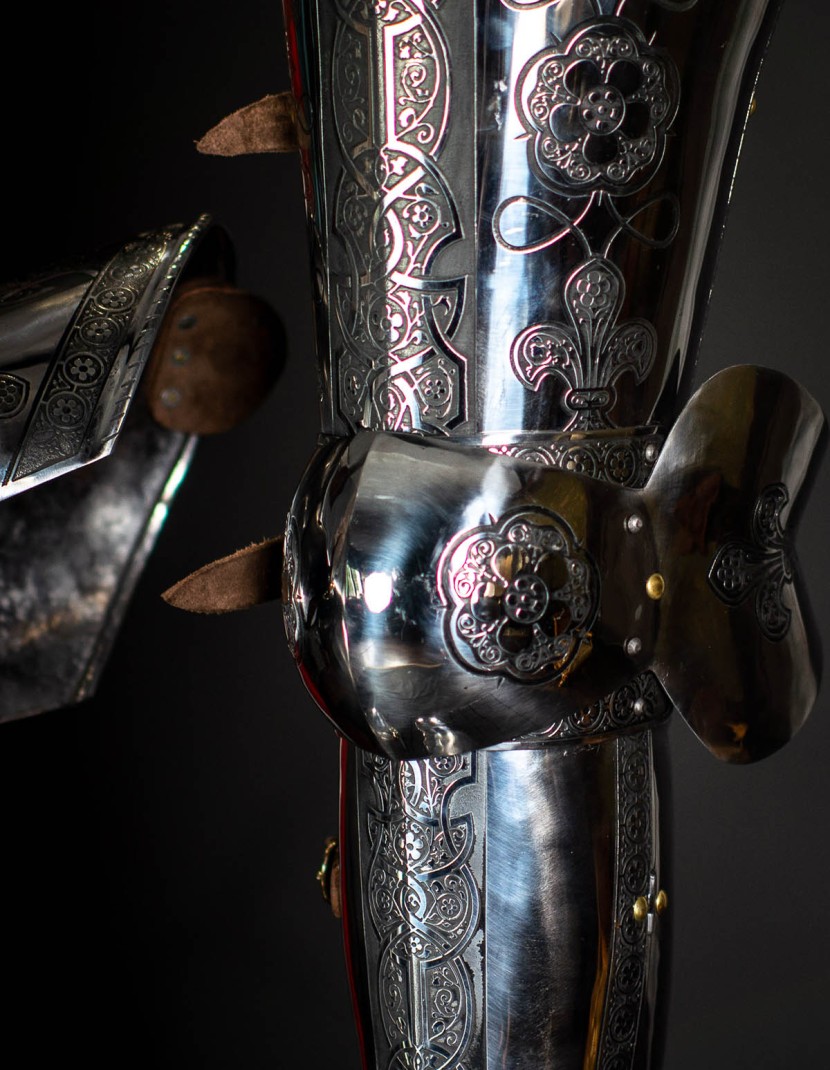 Full plate legs, part of full plate armor (garniture) of George Clifford, end of the XVI century  photo made by Steel-mastery.com