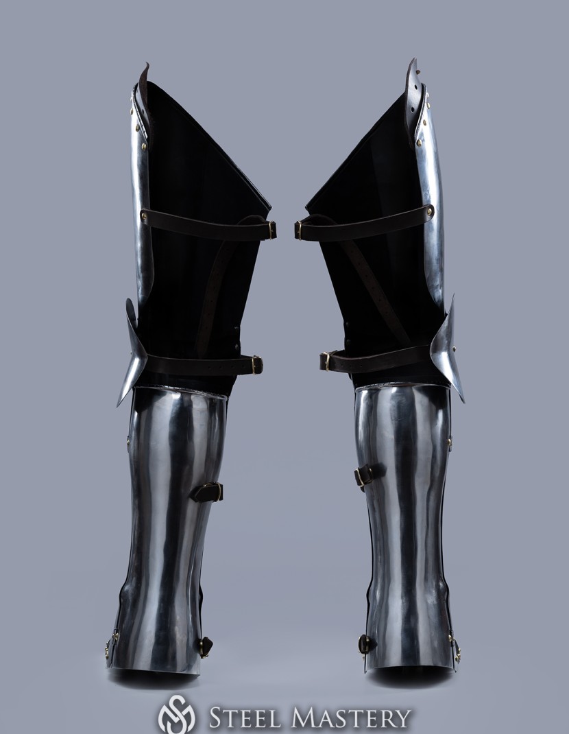 Full plate legs, part of full plate armor (garniture) of George Clifford, end of the XVI century  photo made by Steel-mastery.com
