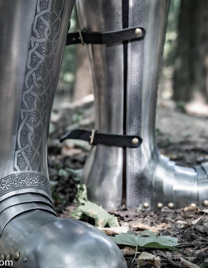 Full plate legs, part of full plate armor (garniture) of George Clifford, end of the XVI century  photo made by Steel-mastery.com