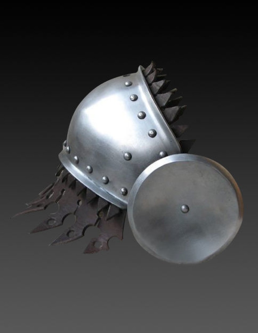 Knee cap with chased rondel photo made by Steel-mastery.com